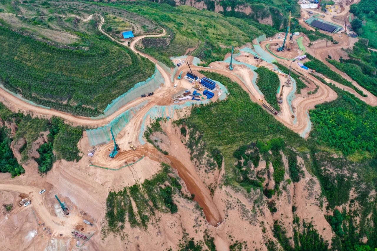 天塹施工，玉皇閣二號(hào)特大橋樁基主力軍是山河智能旋挖鉆機(jī) | 百年風(fēng)華筑錦繡山河（3）